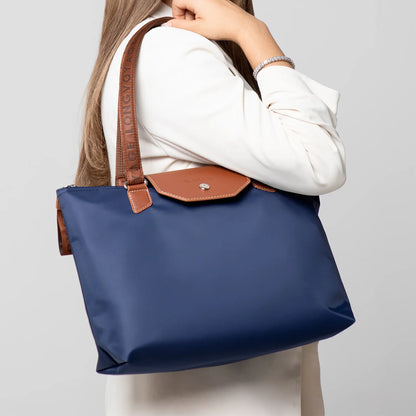 Essential Medium Bag